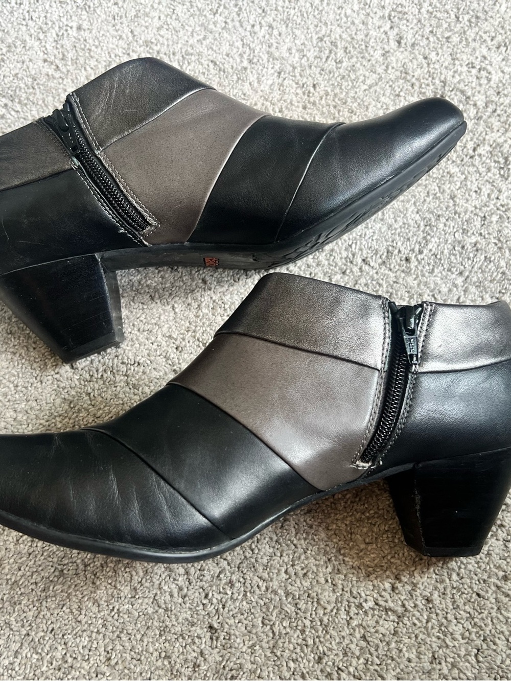 Taos Triumph Size 42 / 11 Shooties Boots Leather Color Block Ankle Bootie Zip - Picture 2 of 7